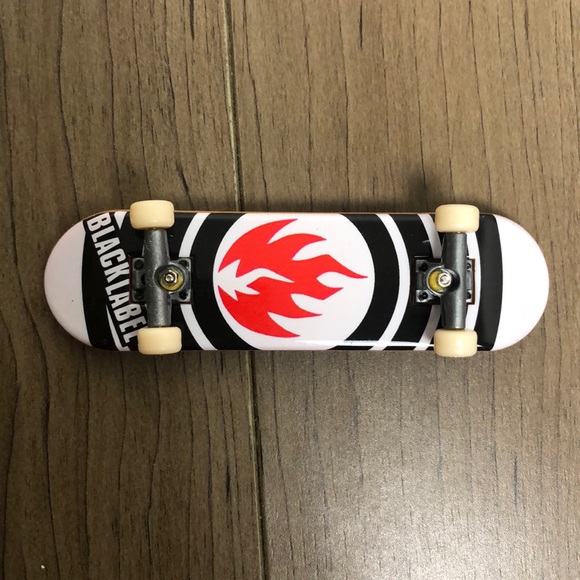 Tech Deck Black Label Fingerboard - Picture 2 of 6